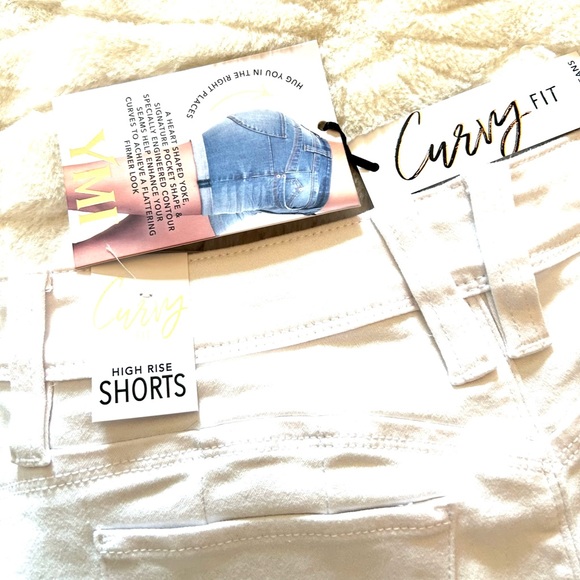 NWT Ymi Womens High Rise 3" White Denim Short - Picture 5 of 11